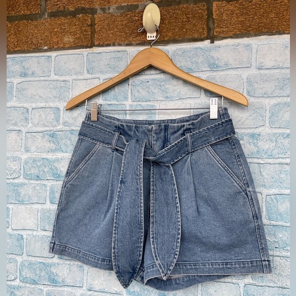 David Lerner Lexi Pleated Belted
Denim Shorts size 2 - Picture 3 of 7